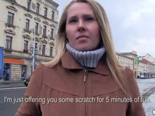 Секси чешки момиче zuzana banged за пари в брой
