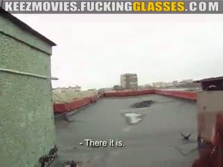 Fukanje očala - seks na the roof