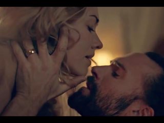 Yvonne strahovski セックス ザ· handmaids tale scandalplanet