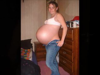 Těhotná womenpenis strana