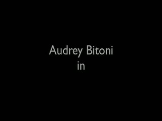 Audrey bitoni solo içinde lezbiyen anal