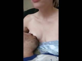 Saldas sieva breastfeed viņai vīrs līdz viņa cums: porno cf