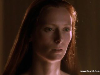 Tilda swinton içinde a without a stitch on orlando (1992)