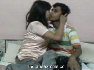 هندي lovers المتشددين جنس scandal في النوم غرفة leaked
