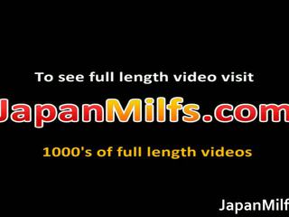 Ayaka nakal jepang milf spreads dia