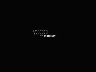 Attractive seni yoga di itu sky