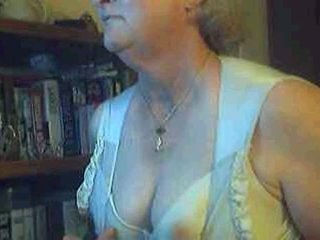 Arrapato nonnina in privato nuda chat stanza