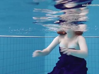 Lenka super het slampa underwater