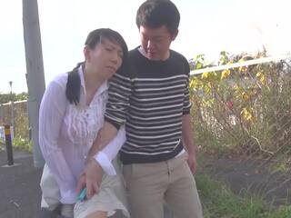 Rijpere japans vrouw pushing sixty forgoes de liefde van haar geriatric echtgenoot voor cheap thrills met een paramour