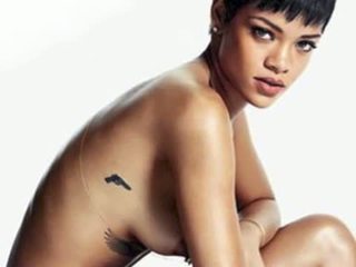Rihanna न्यूड!