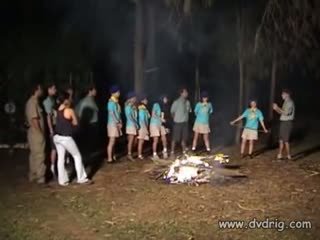 Τσέχικο camp counselor μάρκες του όνειρο έλα αληθής όταν αυτός hides πίσω ένα δέντρο με χαριτωμένο κορίτσι katia kuller και receives ένα τσιμπούκι από αυτήν teeen στοματικό σεξ