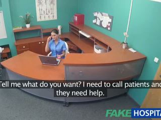 Fakehospital רופא prank calls שלו סקסי אחות עם גדול פטמות לאחר מכן fucks שלה